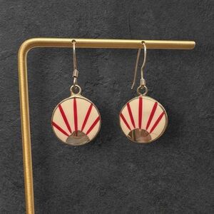 Sunburst earrings‎